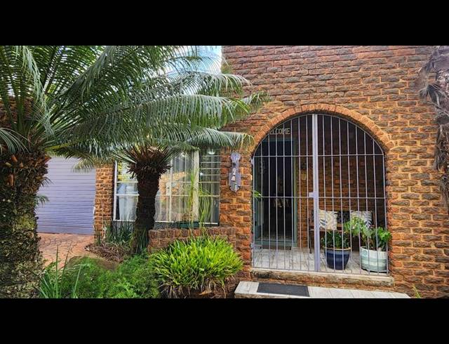 4 BEDROOM HOUSE FOR SALE IN KARENPARK